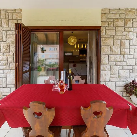 Stylish Flats With Two Bedrooms In Premantura