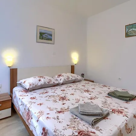 Apartment Stylish Flats With Two Bedrooms In