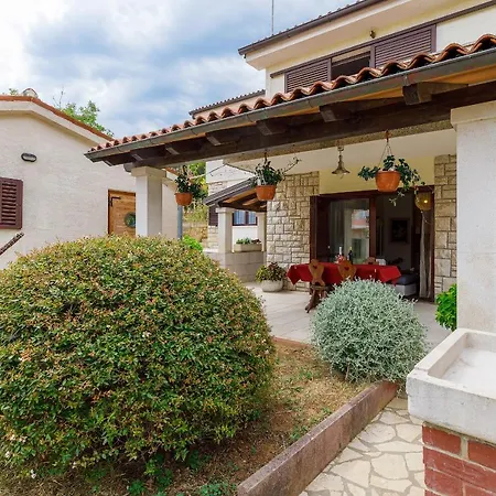 Stylish Flats With Two Bedrooms In Premantura