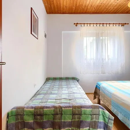 Stylish Flats With Two Bedrooms In Apartment Premantura