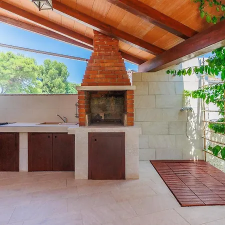 Stylish Flats With Two Bedrooms In Apartment Premantura