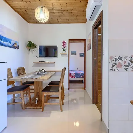 Stylish Flats With Two Bedrooms In Apartment Premantura